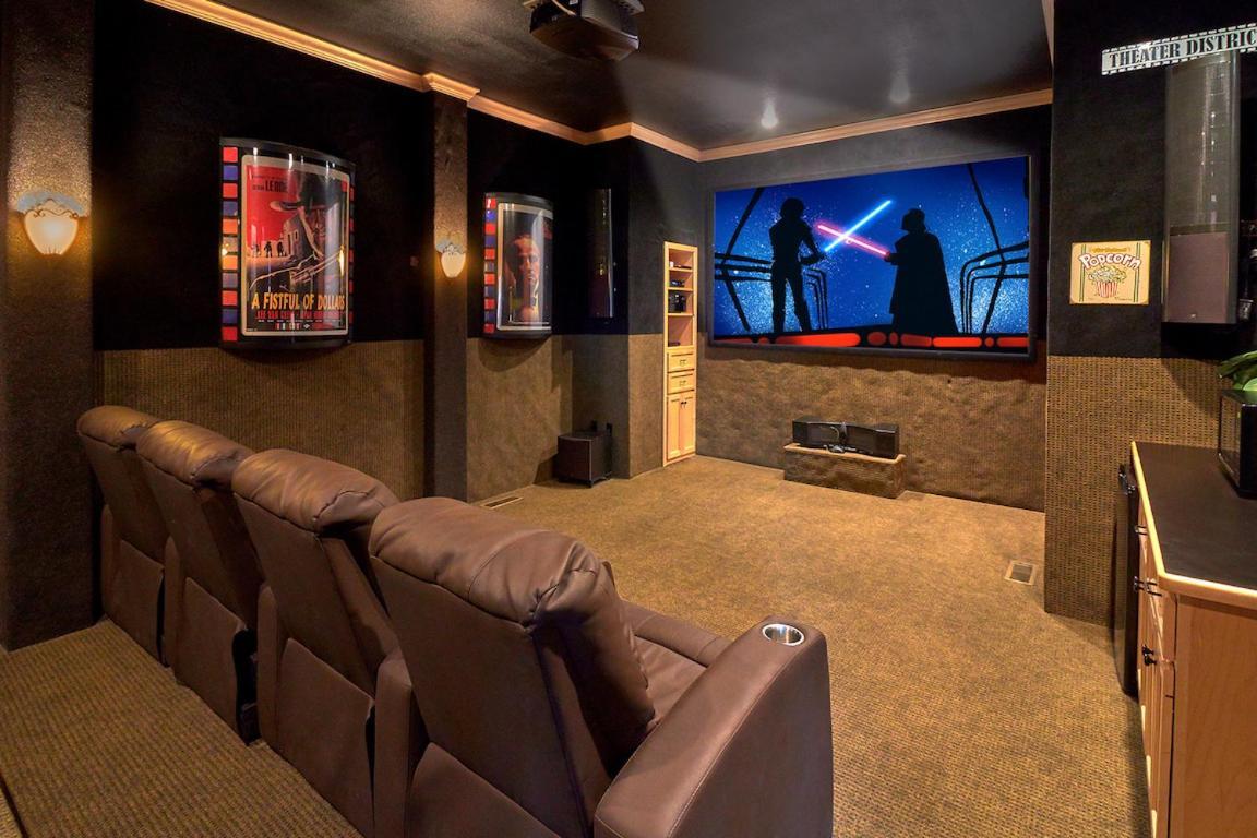 Journey's End, 5 Bedrooms, Sleeps 12, Private Outdoor Pool, Theater, Sauna Sevierville Buitenkant foto