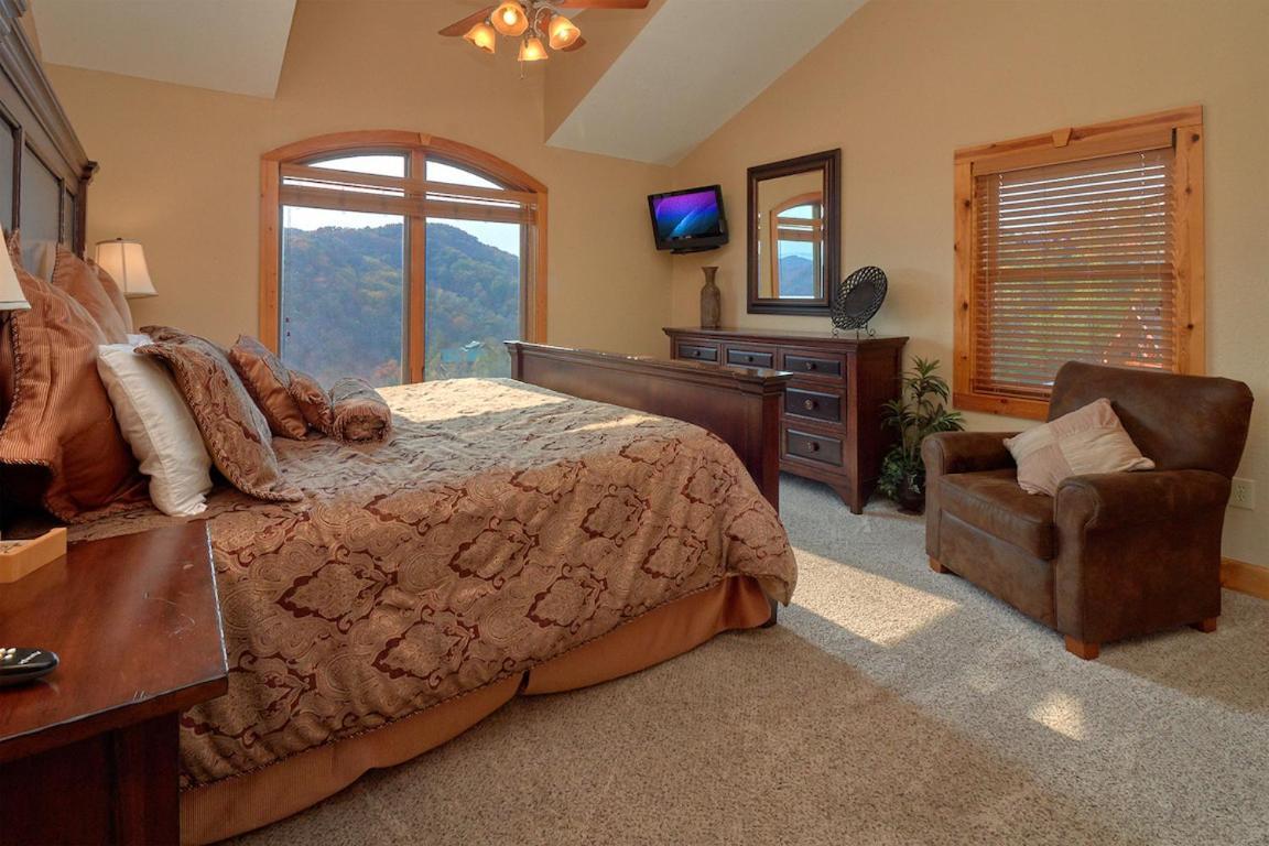 Journey's End, 5 Bedrooms, Sleeps 12, Private Outdoor Pool, Theater, Sauna Sevierville Buitenkant foto