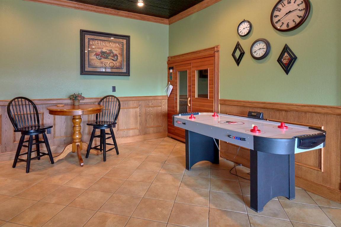 Journey's End, 5 Bedrooms, Sleeps 12, Private Outdoor Pool, Theater, Sauna Sevierville Buitenkant foto
