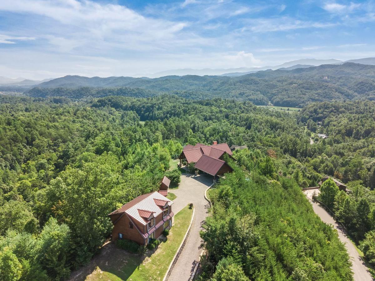 Journey's End, 5 Bedrooms, Sleeps 12, Private Outdoor Pool, Theater, Sauna Sevierville Buitenkant foto