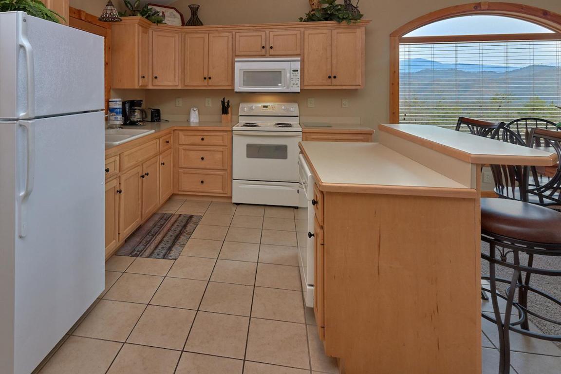 Journey's End, 5 Bedrooms, Sleeps 12, Private Outdoor Pool, Theater, Sauna Sevierville Buitenkant foto