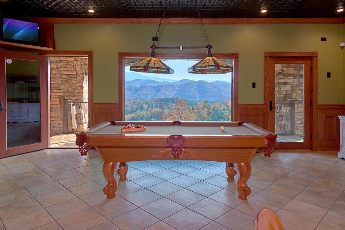 Journey's End, 5 Bedrooms, Sleeps 12, Private Outdoor Pool, Theater, Sauna Sevierville Buitenkant foto