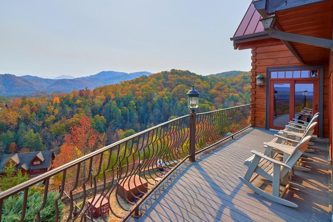 Journey's End, 5 Bedrooms, Sleeps 12, Private Outdoor Pool, Theater, Sauna Sevierville Buitenkant foto